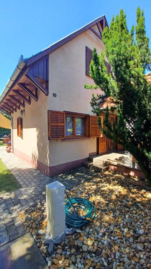 Relax Ii. Vendeghaz Villa Dunapataj Ngoại thất bức ảnh